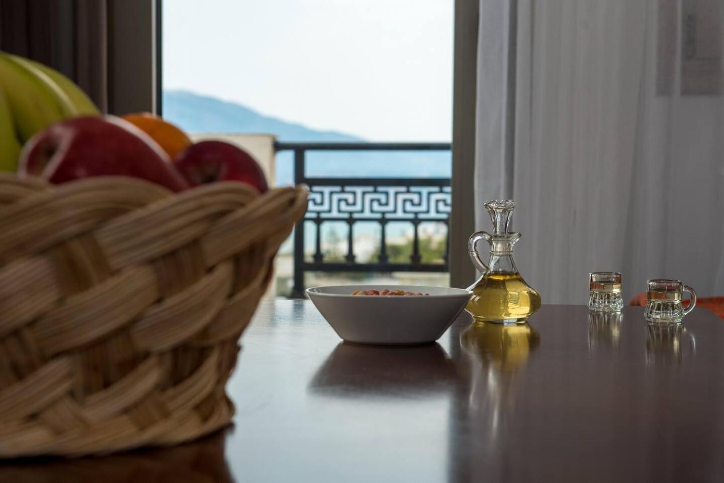 Sofia Apartment, With Sea & Mountain View 卡拉马基 外观 照片