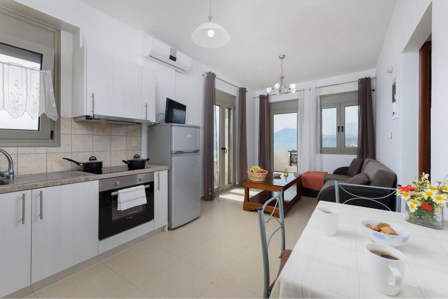 Sofia Apartment, With Sea & Mountain View 卡拉马基 外观 照片