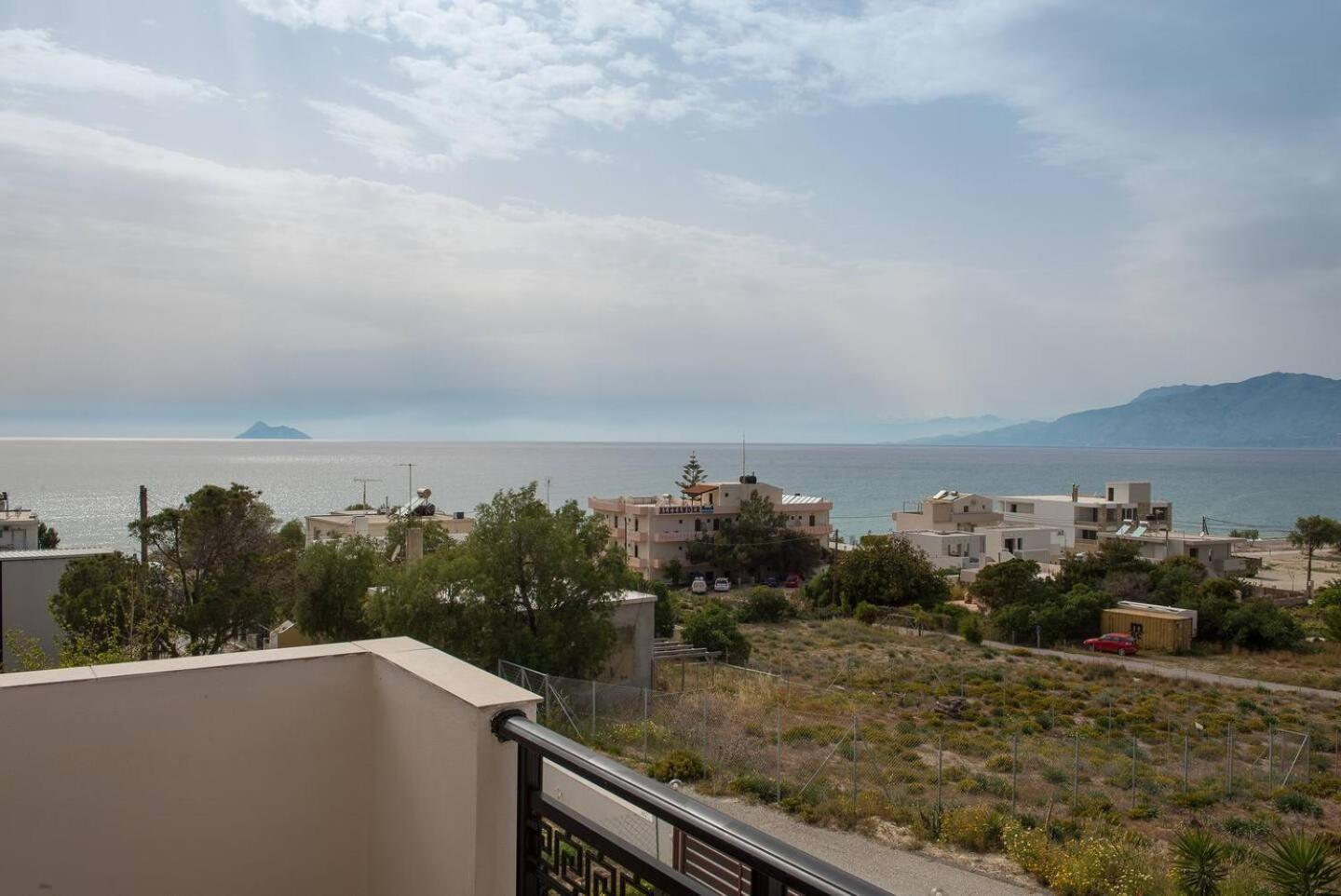 Sofia Apartment, With Sea & Mountain View 卡拉马基 外观 照片